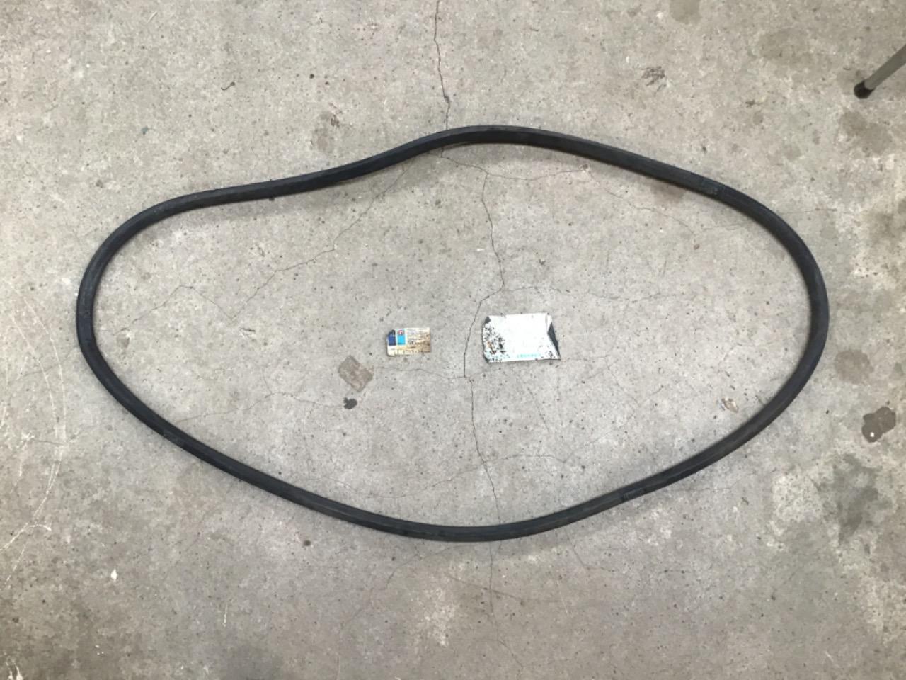 JOINT LUNETTE ARRIÈRE NEUF PEUGEOT 8745 12 LesAnciennes.com
