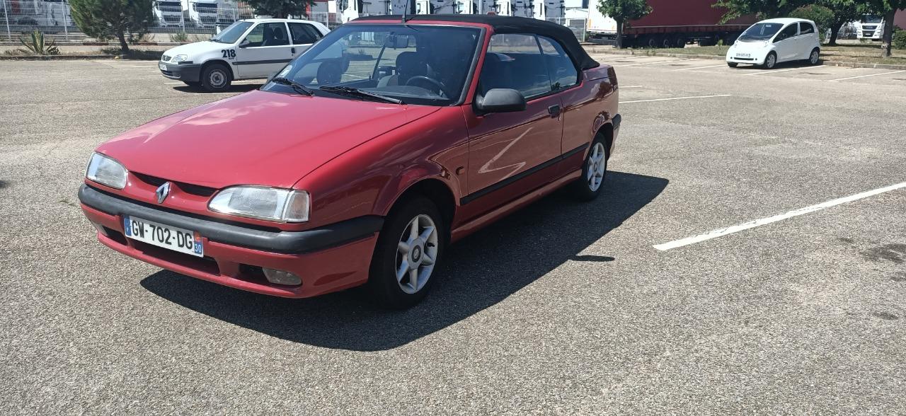 RENAULT 19 (R19) Cabriolet - 1994 LesAnciennes.com