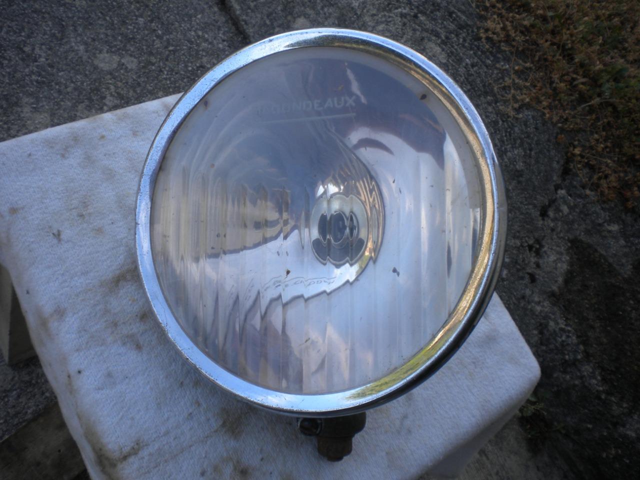 Pièces UN PHARE Magondeaux automobile ancienne LesAnciennes.com