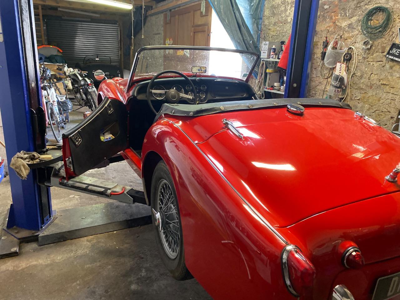 Lot de pièces TRIUMPH TR3 LesAnciennes.com