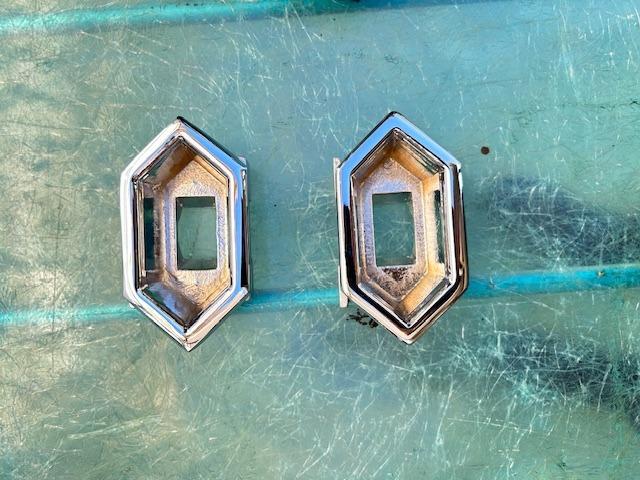 Capuchon levier de sécurité de porte Maserati Indy LesAnciennes.com