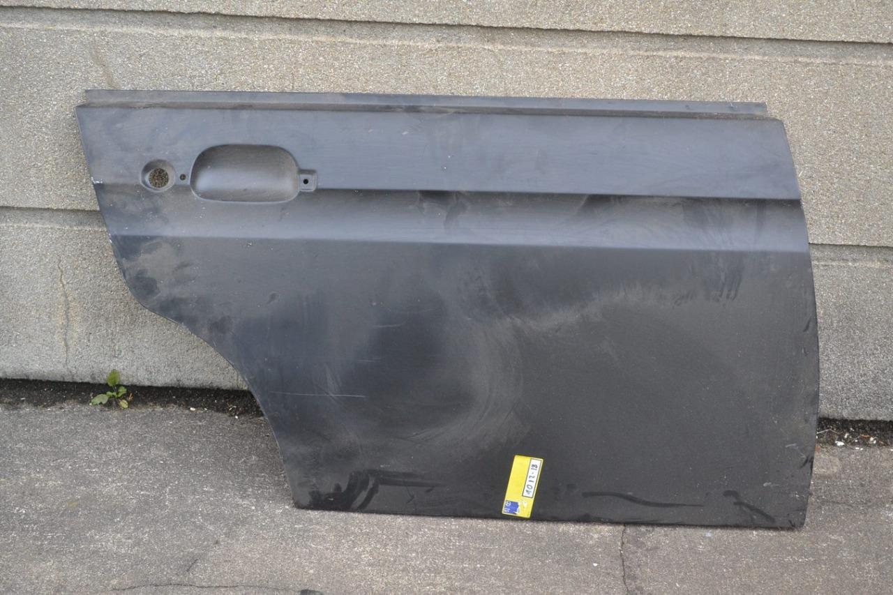 Panneau porte AR D PEUGEOT 104 Berline, neuf LesAnciennes.com