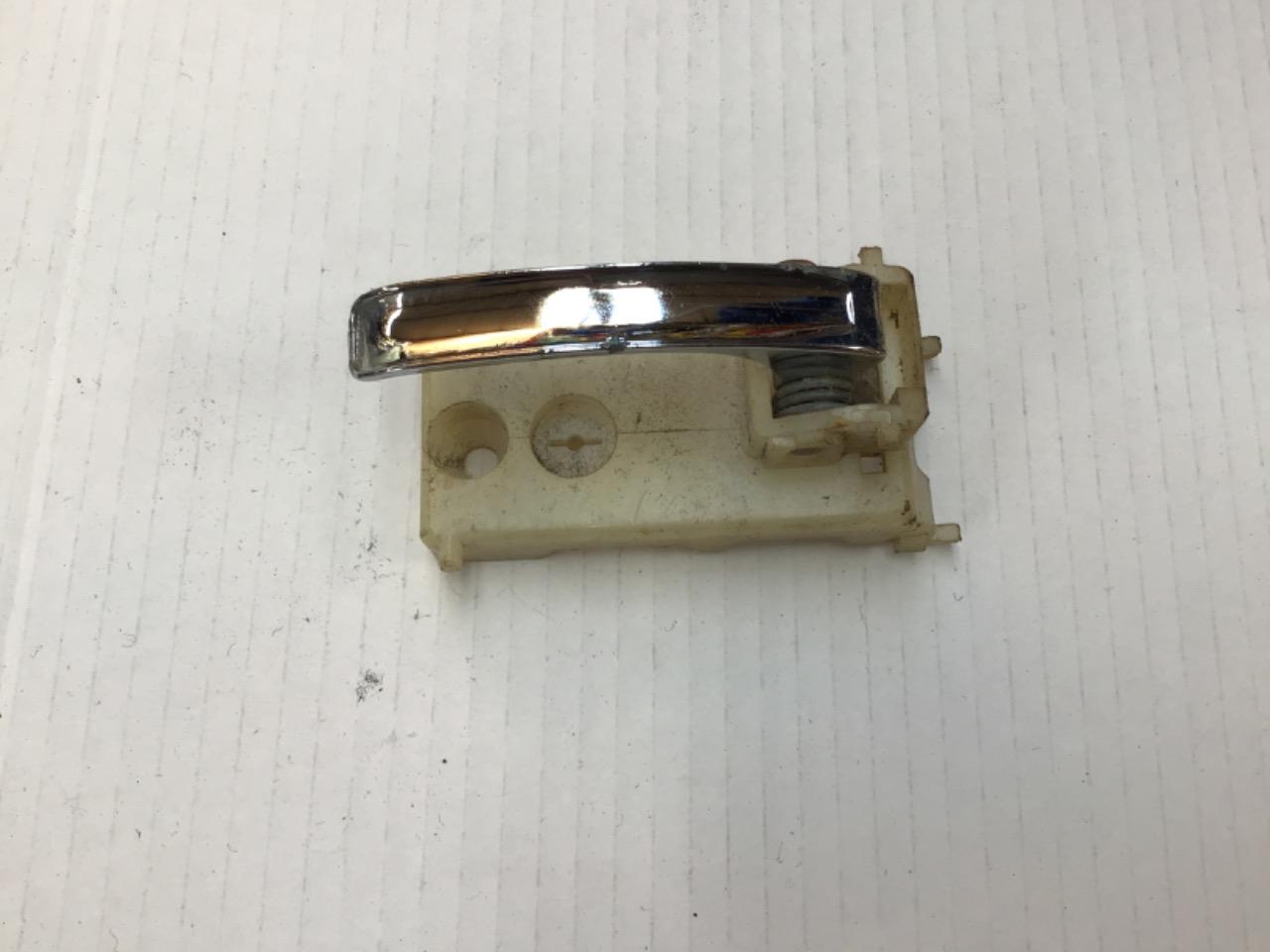 POIGNÉE INTÉRIEURE GAUCHE ALPINE RENAULT A310/504 LesAnciennes.com