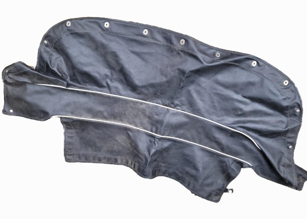 CACHE CAPOTE TRIUMPH TR4A AIRS LesAnciennes.com