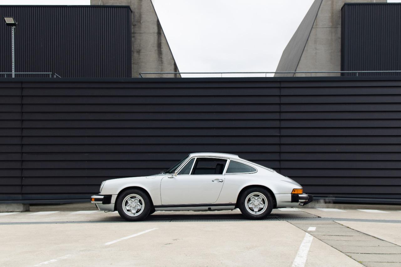 PORSCHE 911 2.7 - 1975 LesAnciennes.com