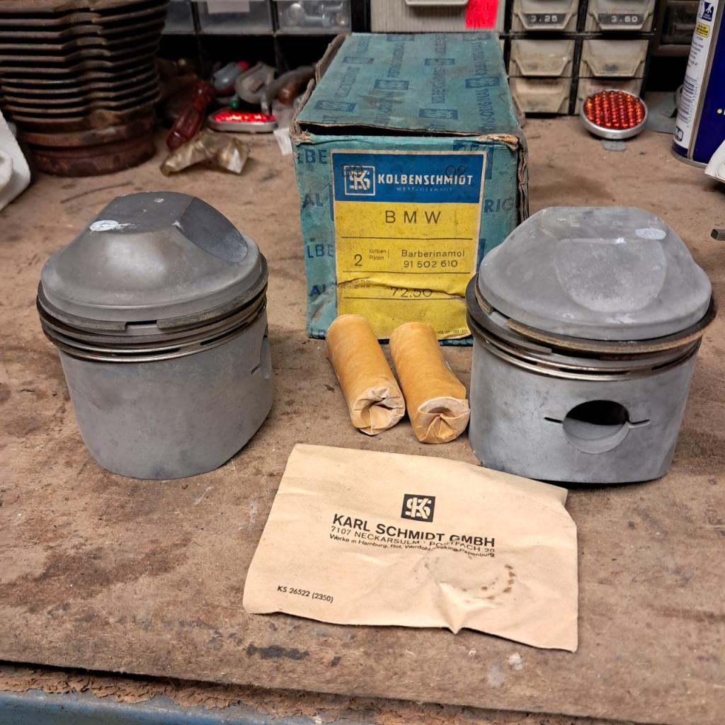 BMW jeu de pistons complets 72,5mm R69s neuf LesAnciennes.com