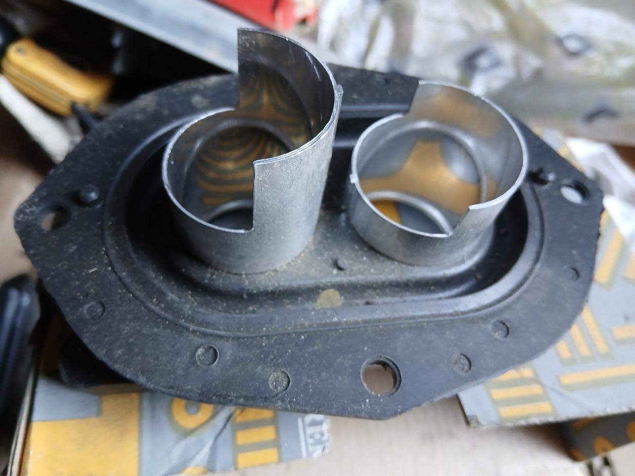 Semelle carburateur RENAULT Clio Baccara LesAnciennes.com