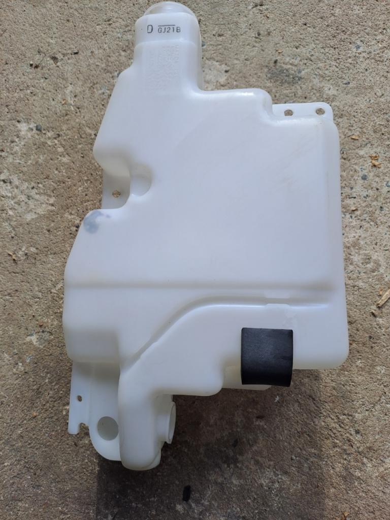 Réservoir MAZDA 626 LesAnciennes.com