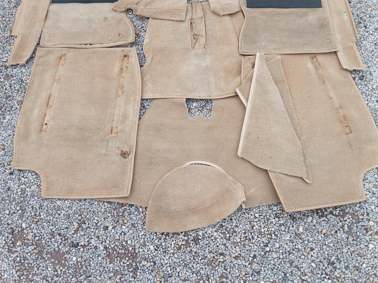 Kit moquette TRIUMPH TR4 LesAnciennes.com