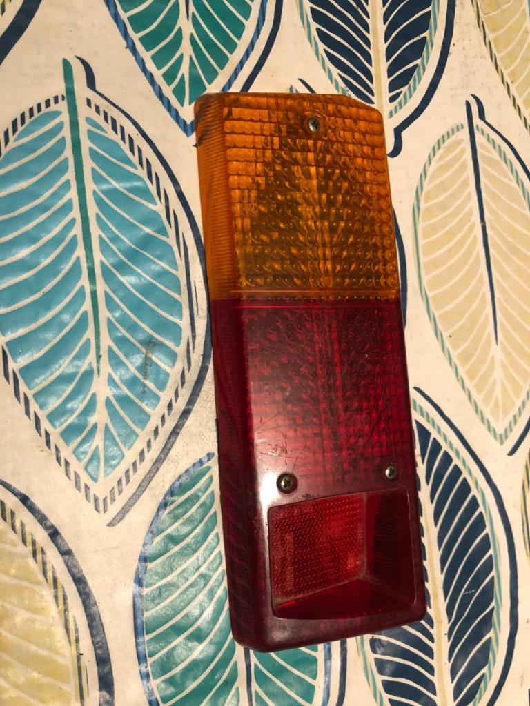 Feux arriere LesAnciennes.com