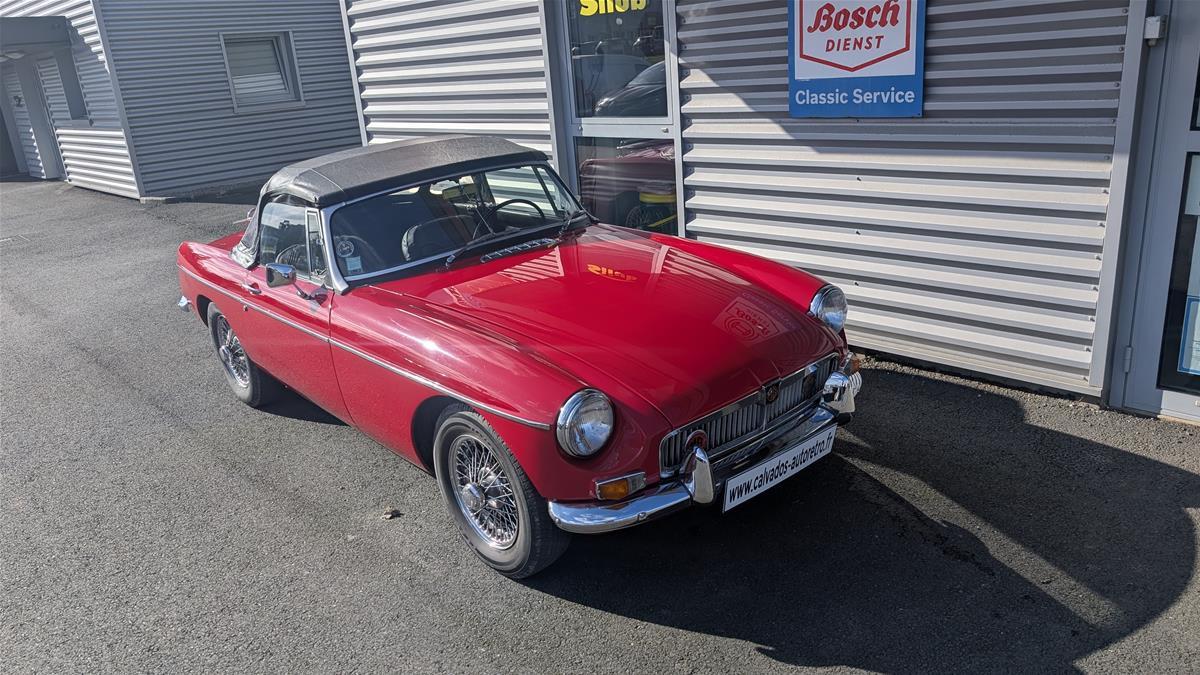 MG MGB Cabriolet - 1965 LesAnciennes.com