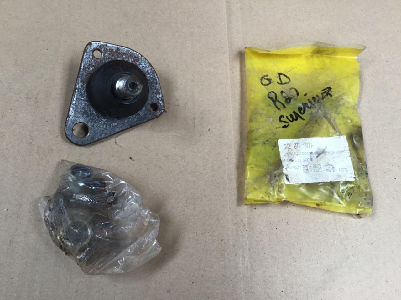 ROTULES SUSPENSION NEUVES RENAULT 30 (R30) R20 LesAnciennes.com