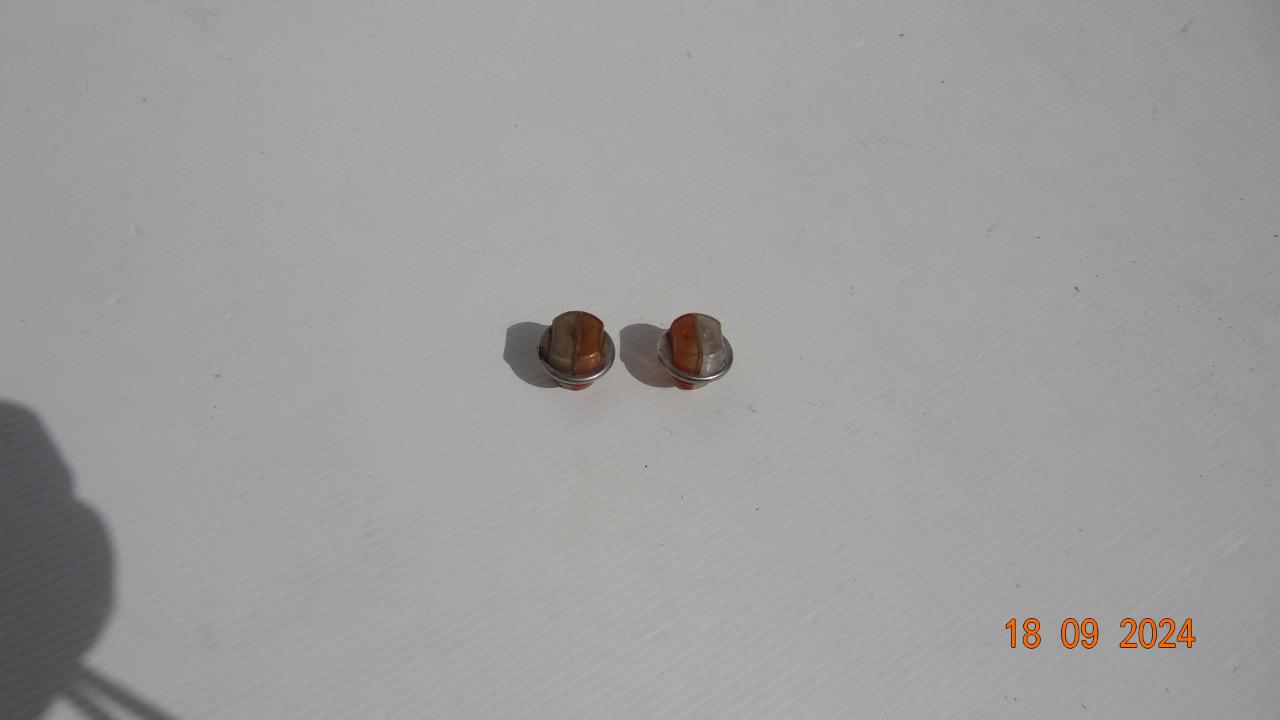 Feux RENAULT 4L (R4L) n LesAnciennes.com