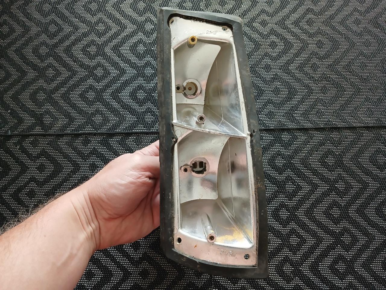 Socle de feu arrière gauche RENAULT 5 (R5) LesAnciennes.com