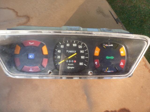 RENAULT 12 (R12):compteur impeccable + jauges LesAnciennes.com