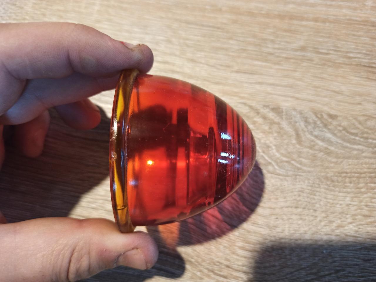 Cabochons verre scintex rouge LesAnciennes.com