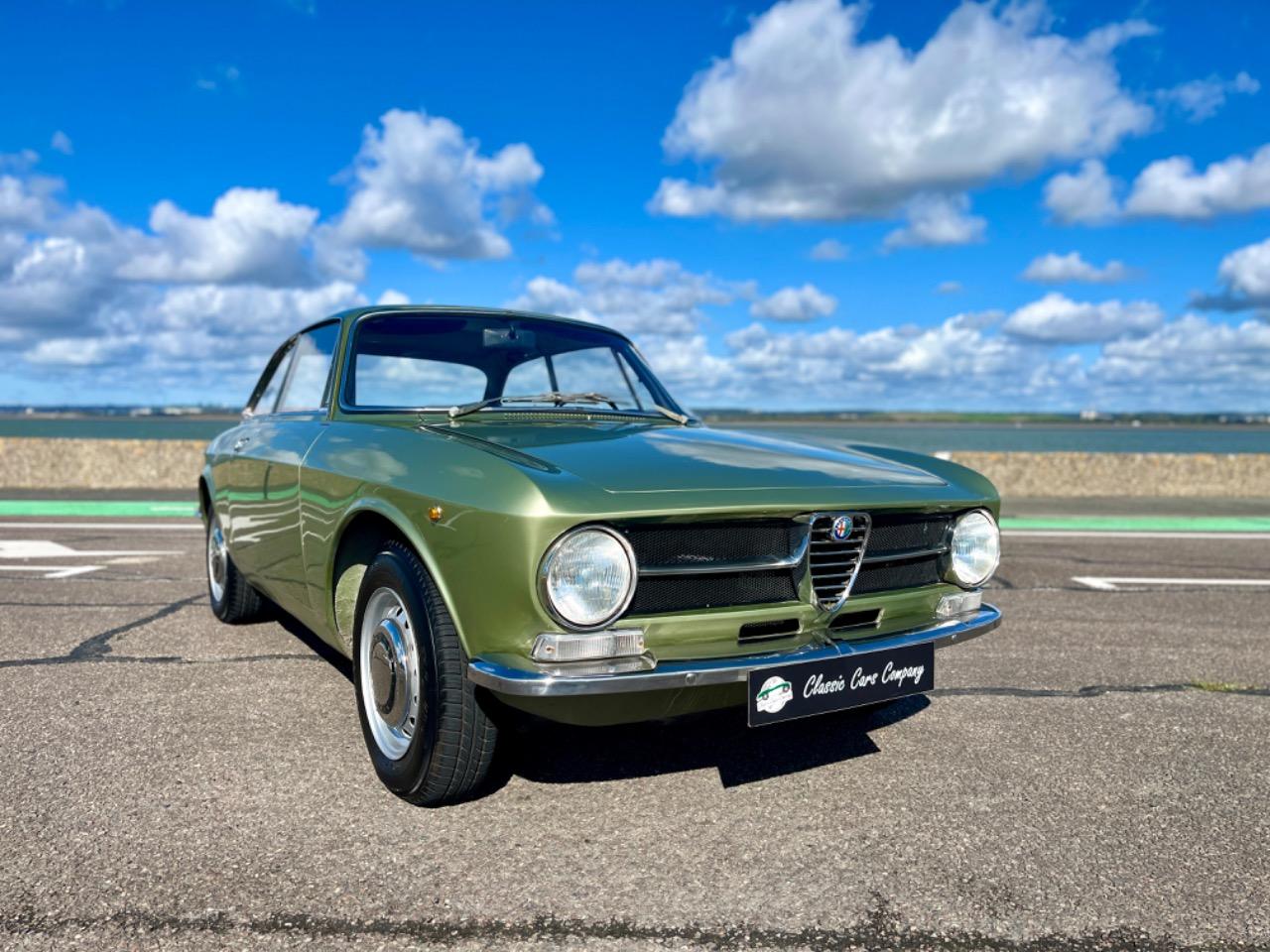 ALFA ROMEO 1300 GT JUNIOR - 1972 LesAnciennes.com