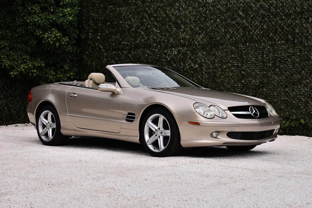 2004 Mercedes-Benz R230 SL500 Convertible 5,0L V8  LesAnciennes.com