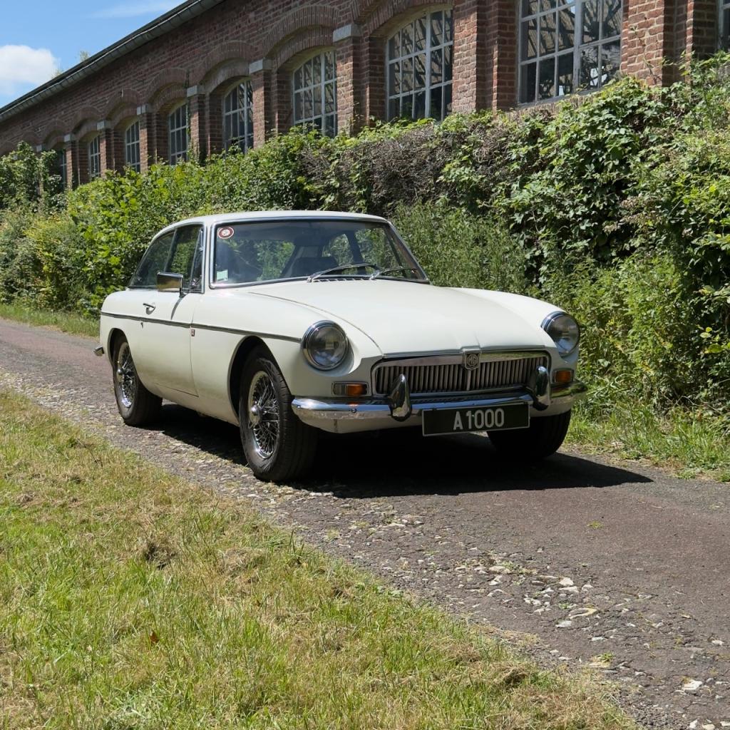 MG MGB GT - Overdrive - 1971 LesAnciennes.com