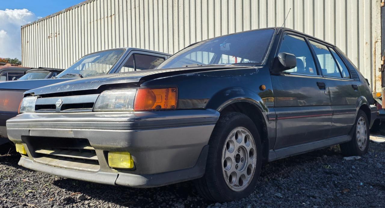 NISSAN Sunny GTI N13 - 1990 LesAnciennes.com