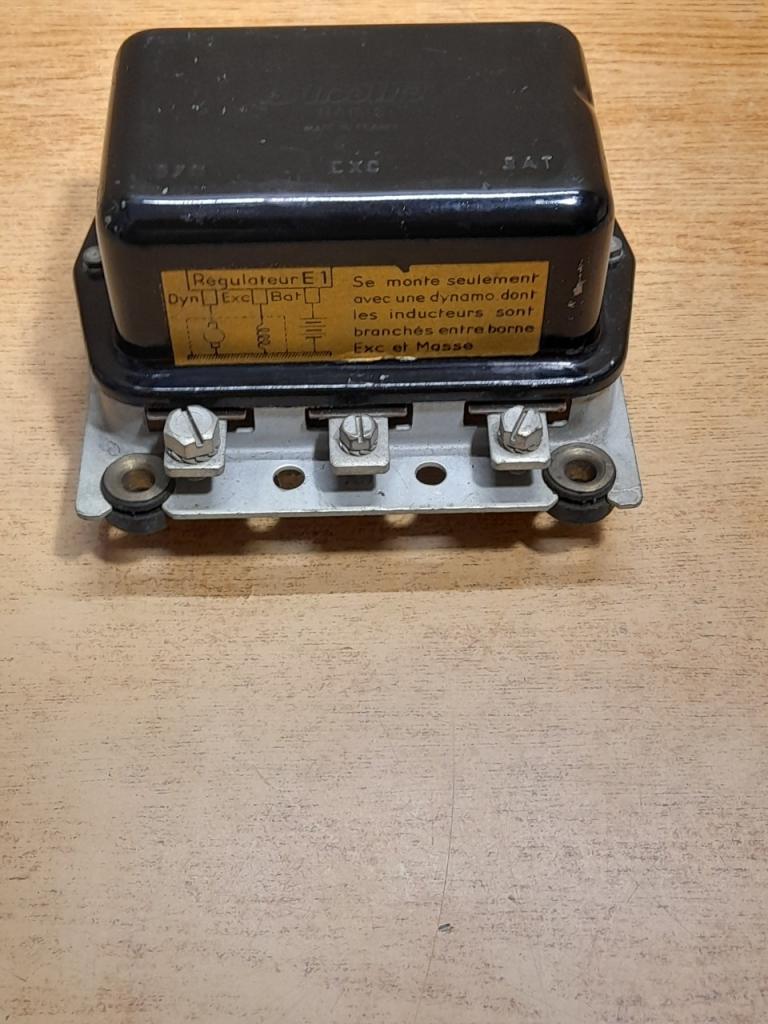 Régulateur de Dynamo Ducellier 1328 LesAnciennes.com