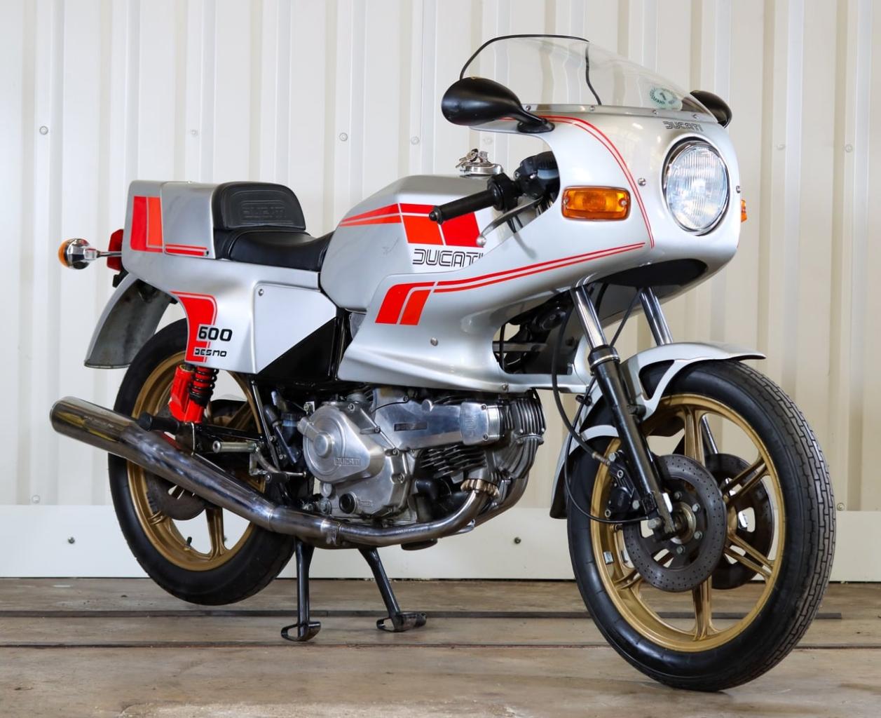1981 Ducati 600 SL Pantah LesAnciennes.com