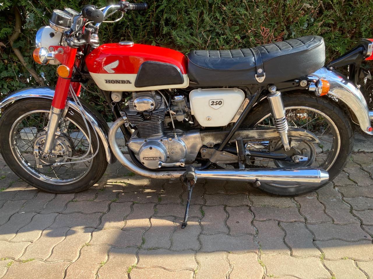 HONDA CB 250 - 1971 LesAnciennes.com