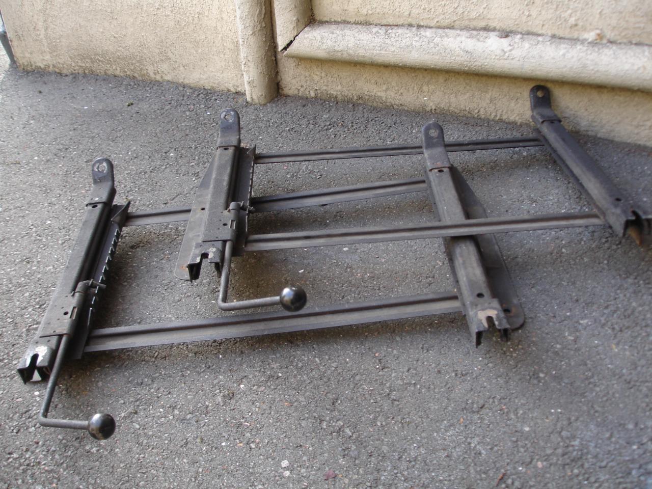 Glissière CITROEN DS LesAnciennes.com