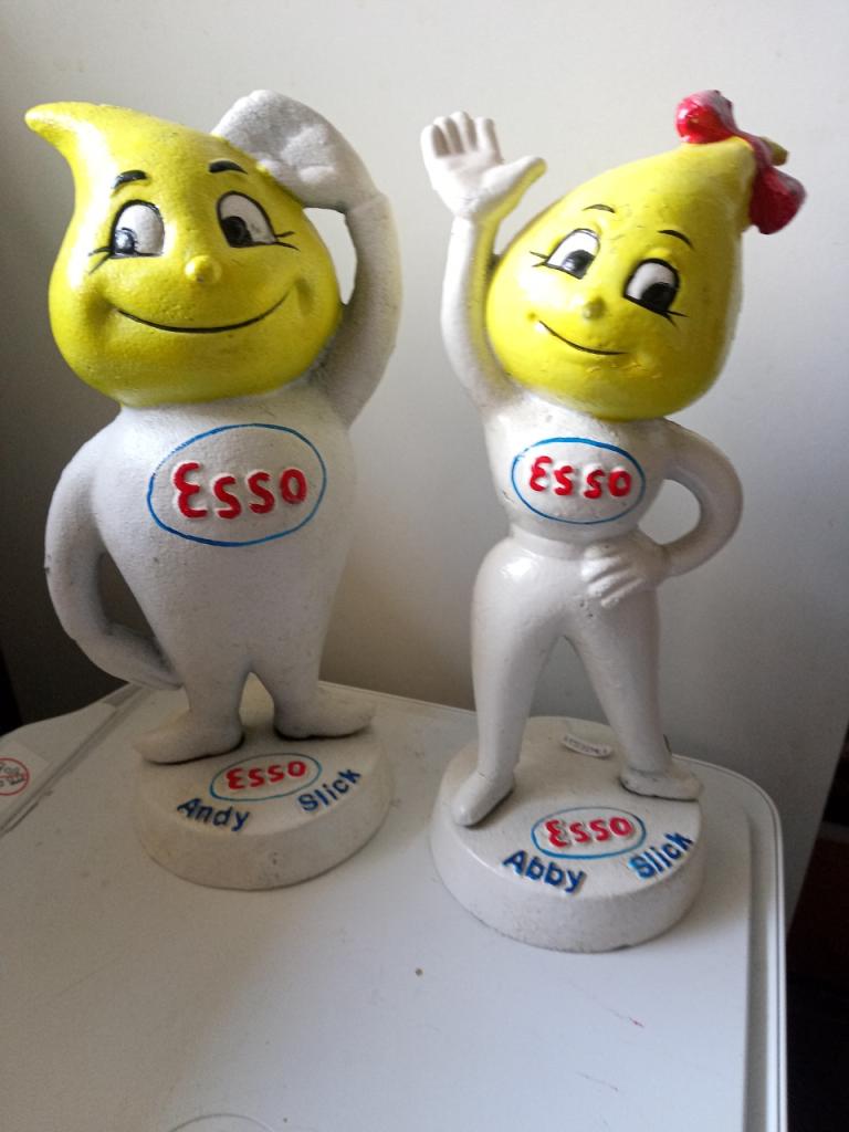 Couple ESSO tireliresen fonte excellent état LesAnciennes.com