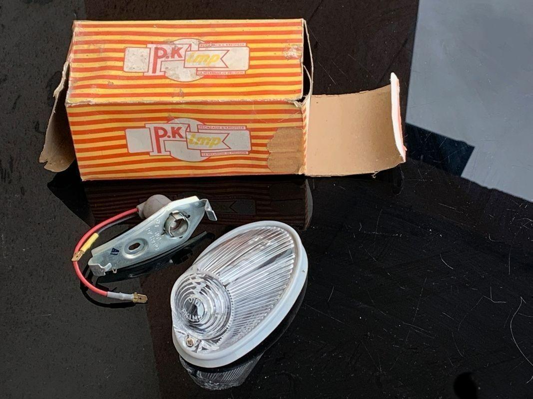 Clignotant RENAULT ESTAFETTE LesAnciennes.com