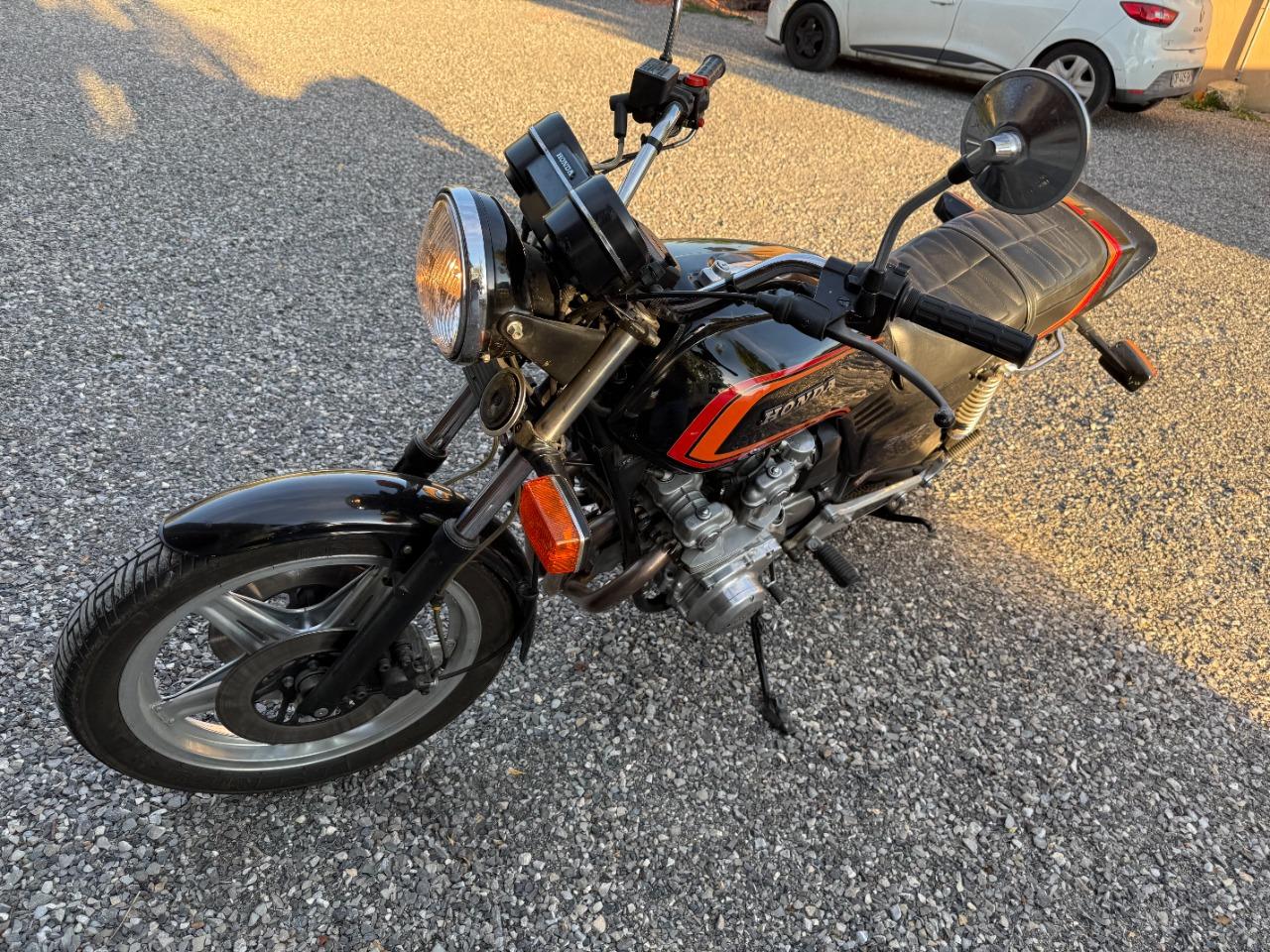 HONDA CB 750 F2 - 1977 LesAnciennes.com