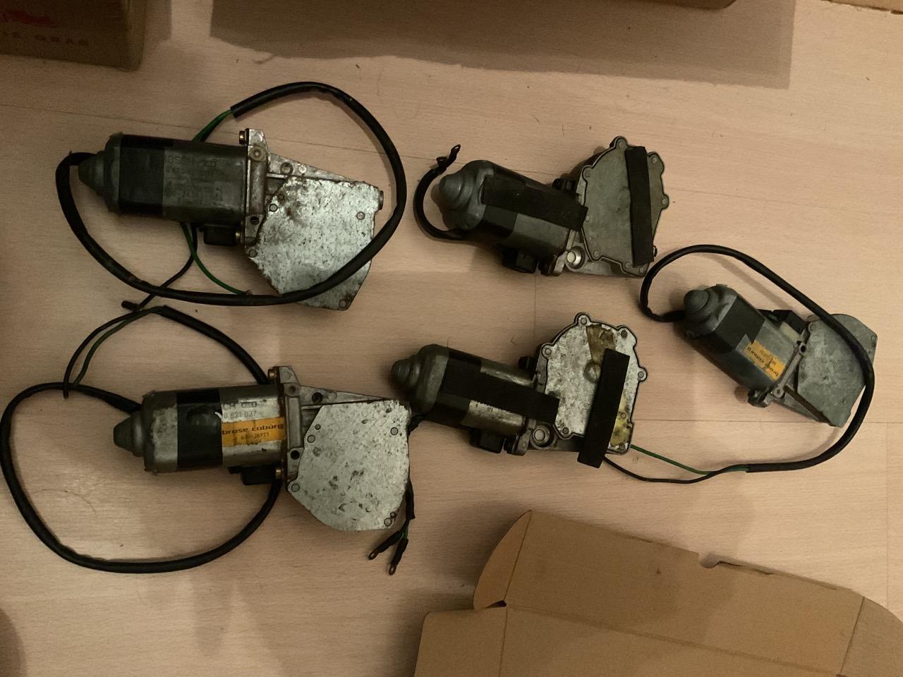 Pièces MERCEDES W124 LesAnciennes.com