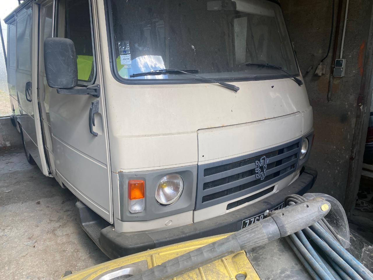 PEUGEOT J9 - 1987 LesAnciennes.com