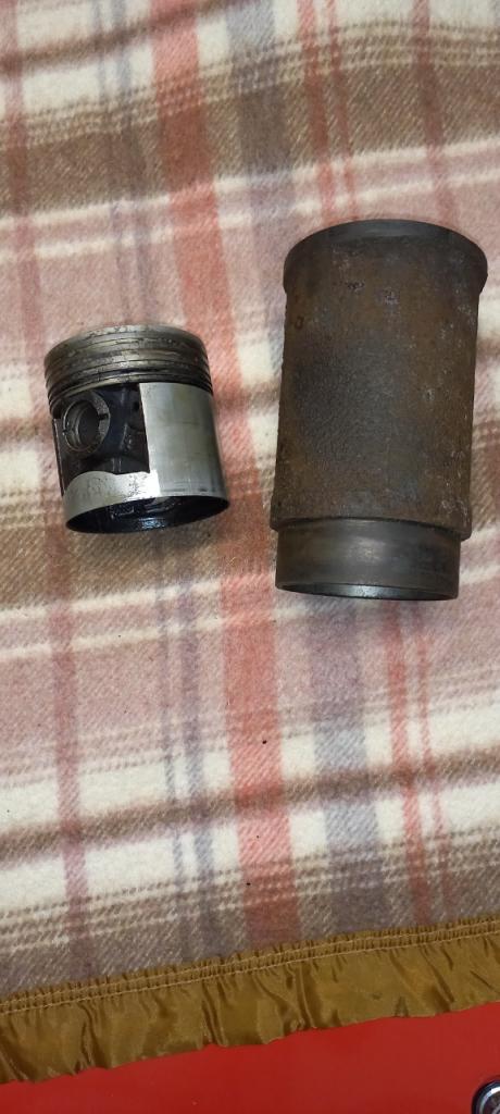 Pistons RENAULT Frégate LesAnciennes.com