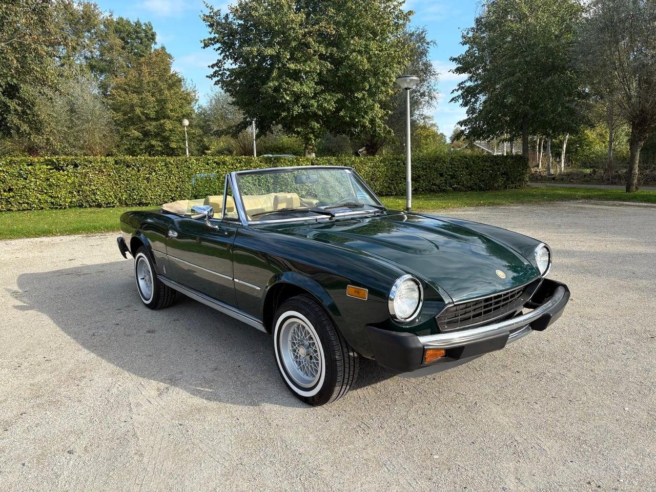 1979 Fiat Spider 2000 Pininfarina Automatic LesAnciennes.com