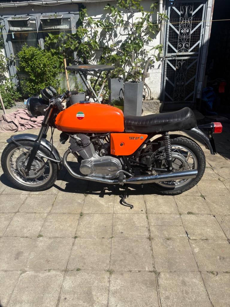 LAVERDA 750 SF - 1971 LesAnciennes.com