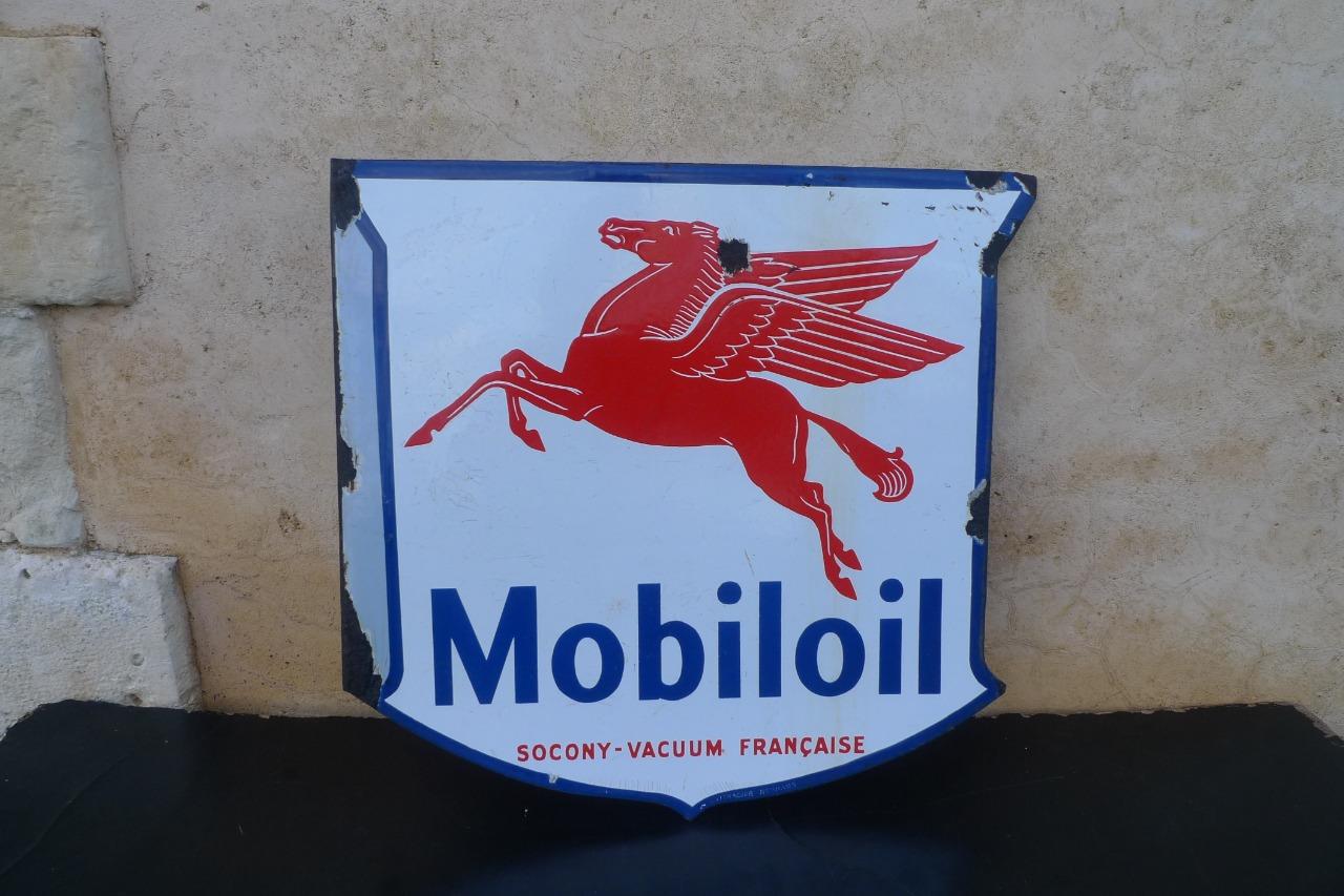 Plaque Emaillée Moniloil en drapeau ( Rare ) LesAnciennes.com