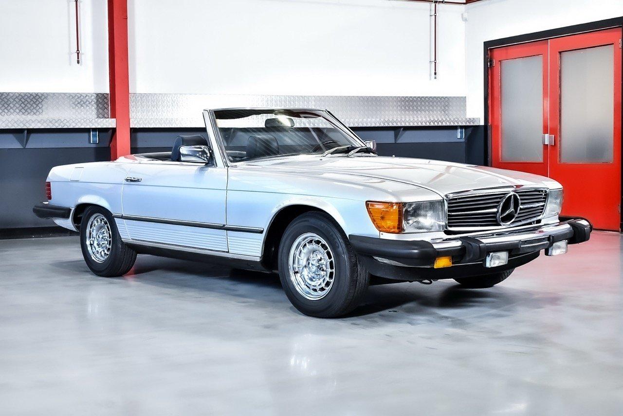 1981 Mercedes-Benz R107 380SL Convertible 3,8L V8 LesAnciennes.com