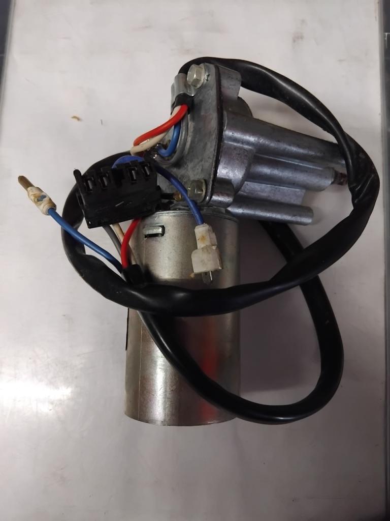 Essuie glace neuf RENAULT 4 (R4) LesAnciennes.com