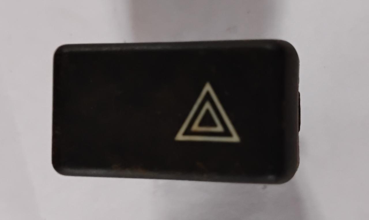 ✅ Bouton WARNING rectangulaire DAV RENAULT LesAnciennes.com