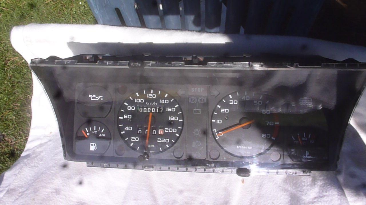 PEUGEOT 205 XS /GT:compteur et cpt-tours LesAnciennes.com