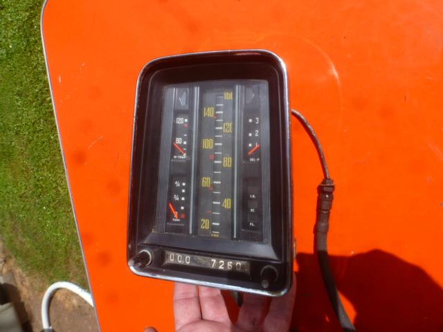 MERCEDES 190/ 200: W 110 :Compteur et temperatur LesAnciennes.com