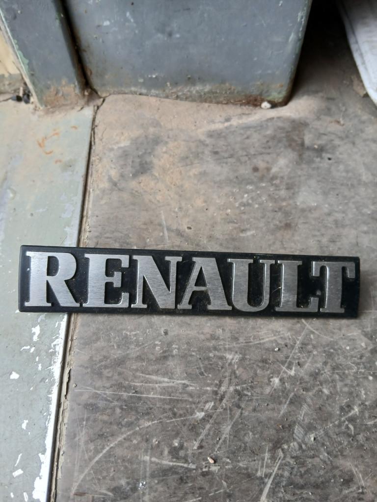 Logo RENAULT 4 (R4) LesAnciennes.com