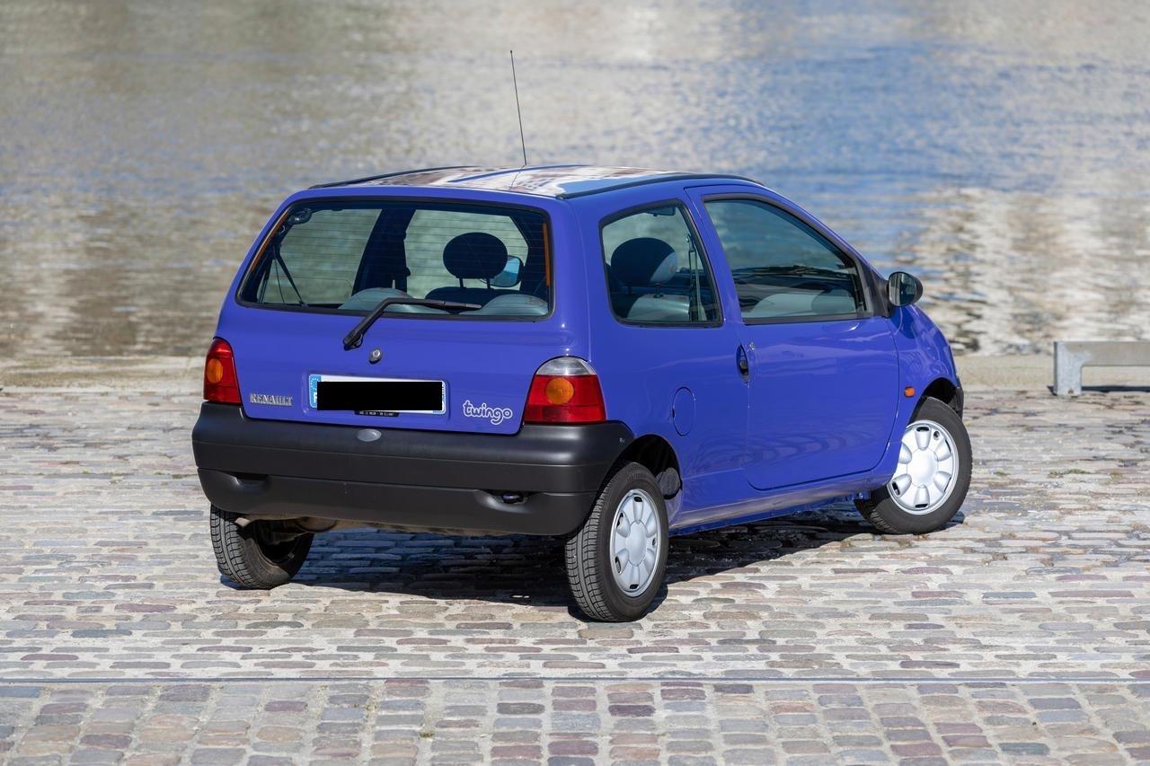 Recherche aile arrière droite pour twingo 1 LesAnciennes.com