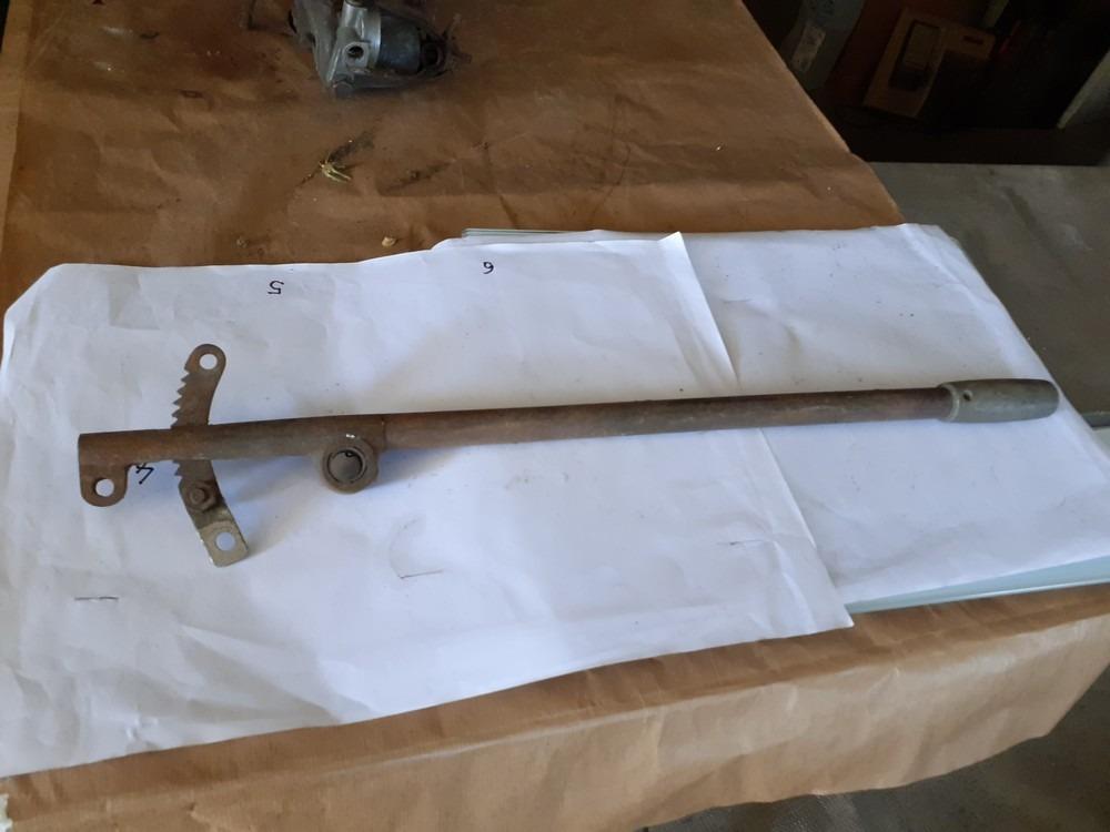 Levier de frein à main LEVIER DE FREIN A MA l LesAnciennes.com