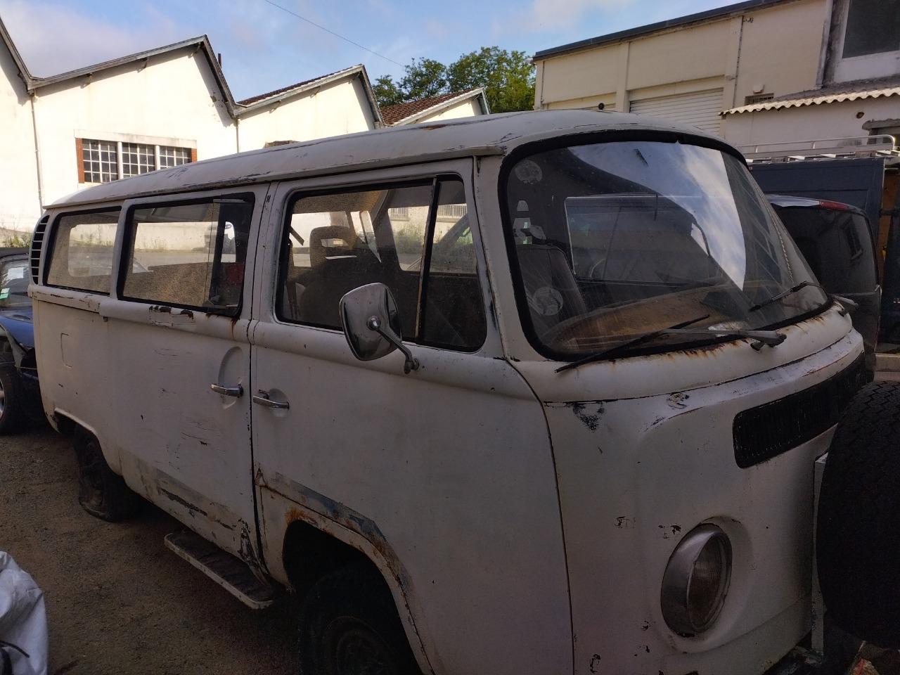 VOLKSWAGEN Combi T 2 A - 1970 LesAnciennes.com