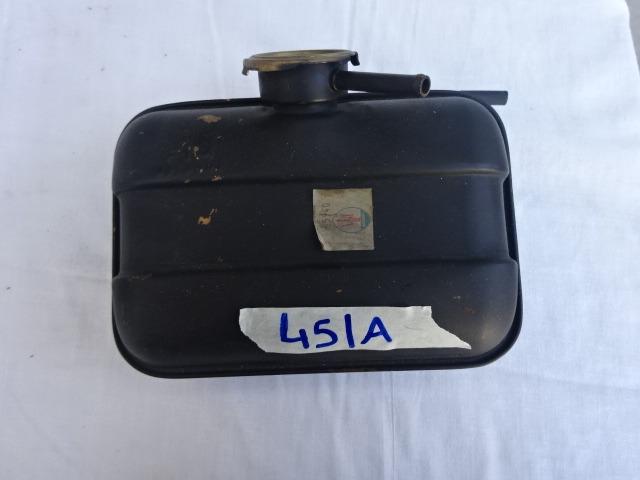 Réservoir d'eau radiateur Maserati Quattroporte s LesAnciennes.com