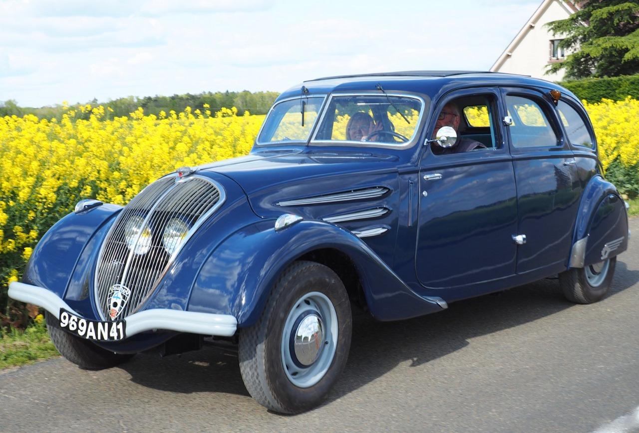 PEUGEOT 402 - 1936 LesAnciennes.com
