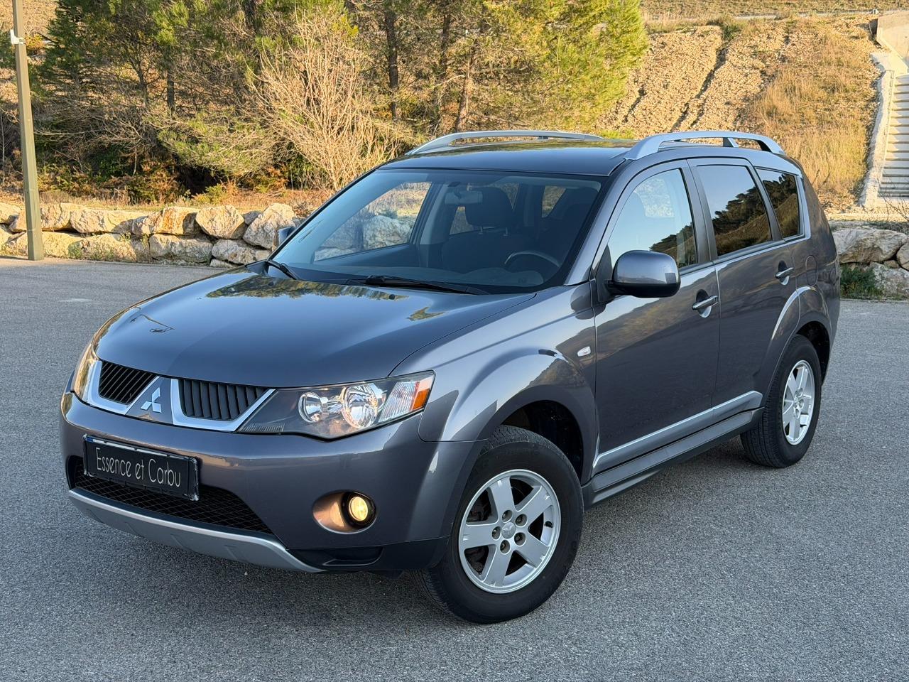 MITSUBISHI Outlander 2.4 MIVEC BVM 2WD LesAnciennes.com