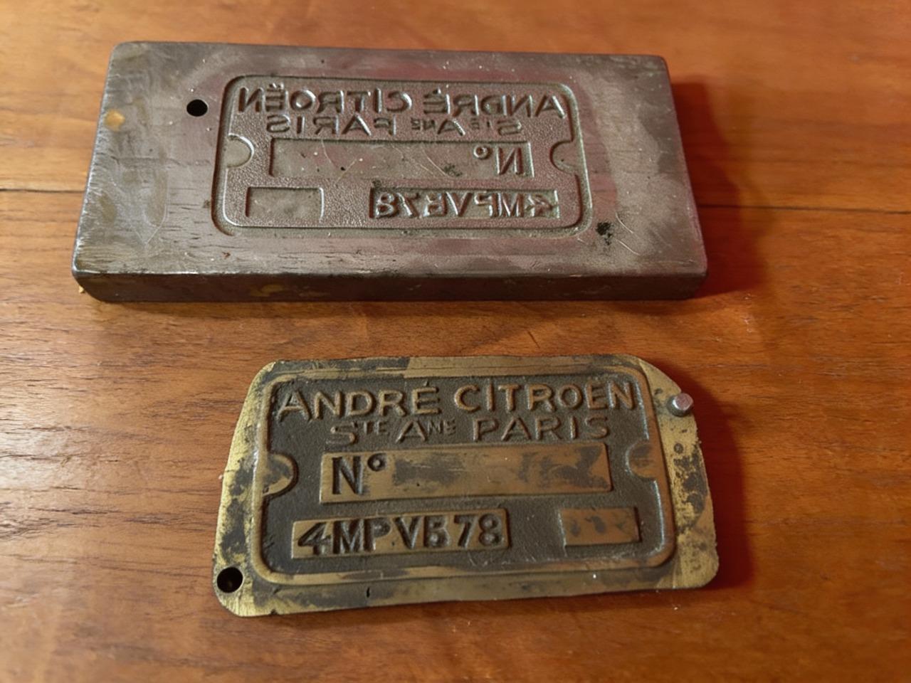 Matrice de plaque CITROEN Traction 11 BL LesAnciennes.com